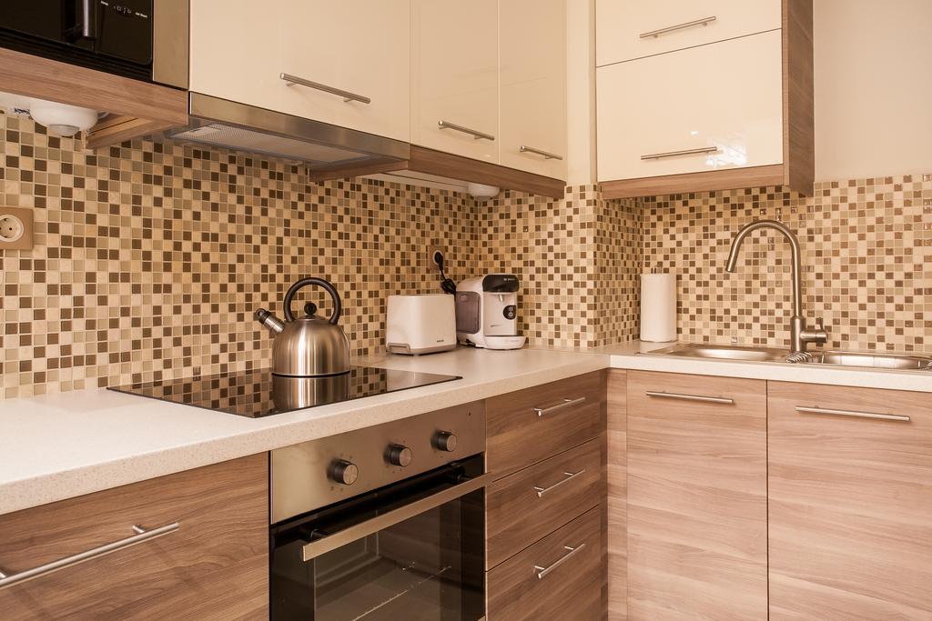 Elegant And Safe Gold And Blue Apartment Walk To Acropolis Athens Exterior photo